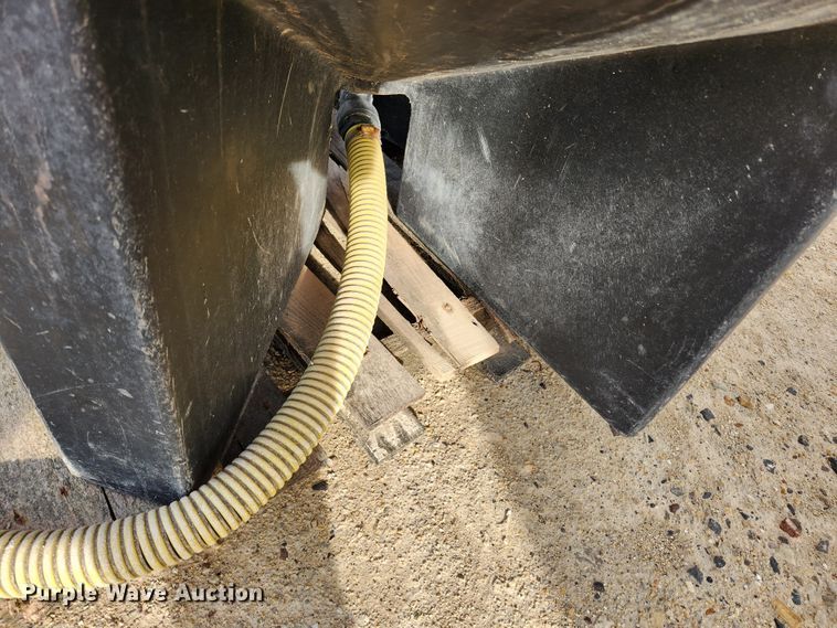 image for item KT9592 (3) poly tanks