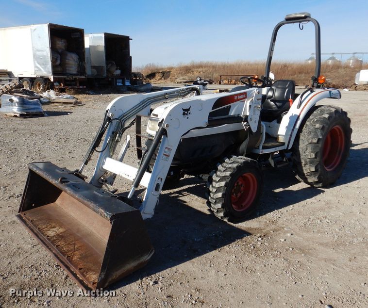 image for item KW9658 2009 Bobcat CT450  MFWD tractor