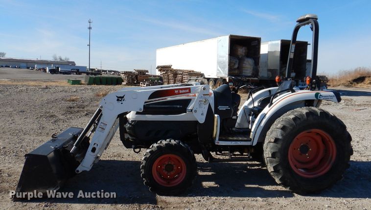 image for item KW9658 2009 Bobcat CT450  MFWD tractor