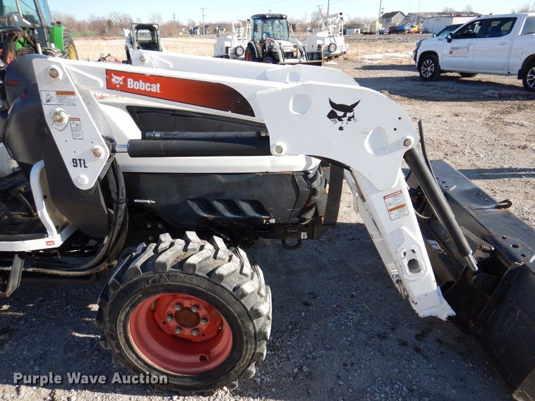 image for item KW9658 2009 Bobcat CT450  MFWD tractor