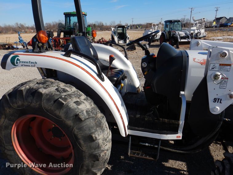 image for item KW9658 2009 Bobcat CT450  MFWD tractor