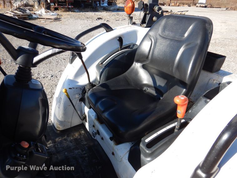 image for item KW9658 2009 Bobcat CT450  MFWD tractor