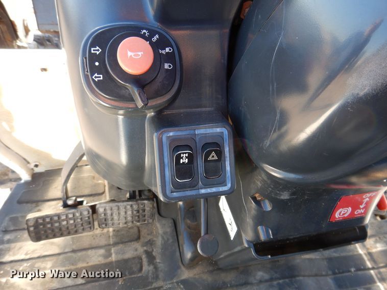 image for item KW9658 2009 Bobcat CT450  MFWD tractor