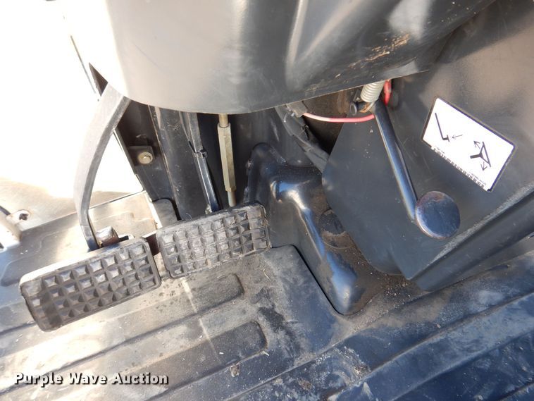 image for item KW9658 2009 Bobcat CT450  MFWD tractor