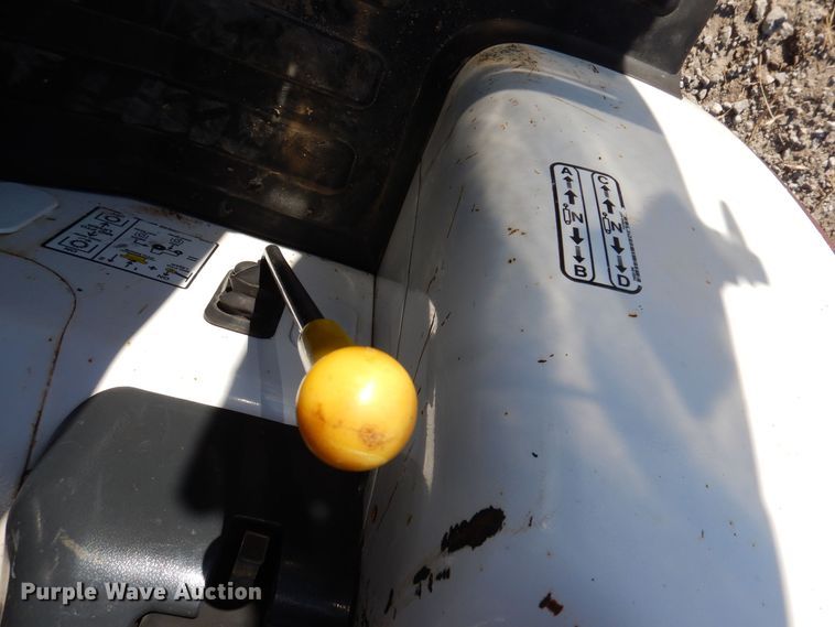 image for item KW9658 2009 Bobcat CT450  MFWD tractor