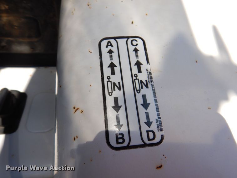 image for item KW9658 2009 Bobcat CT450  MFWD tractor