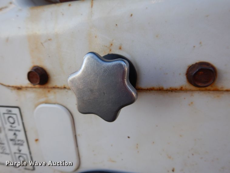 image for item KW9658 2009 Bobcat CT450  MFWD tractor