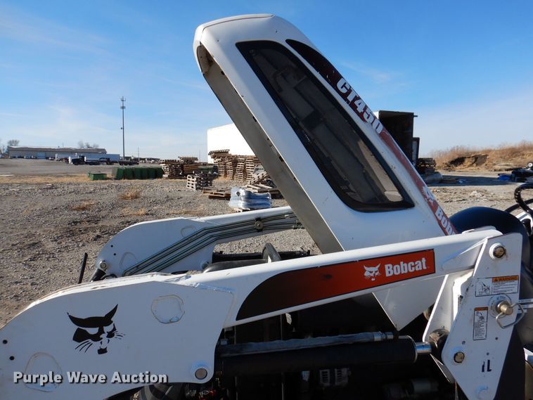 image for item KW9658 2009 Bobcat CT450  MFWD tractor