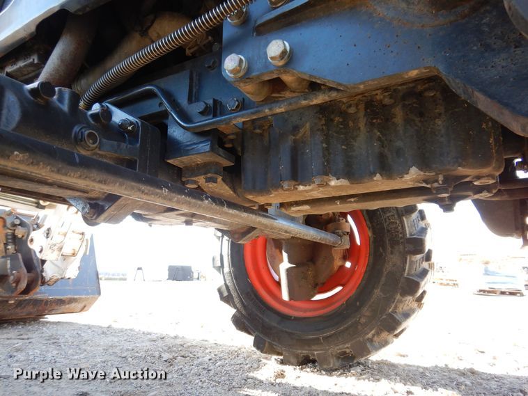 image for item KW9658 2009 Bobcat CT450  MFWD tractor