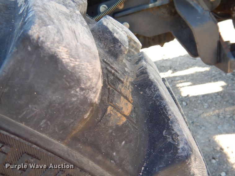 image for item KW9658 2009 Bobcat CT450  MFWD tractor