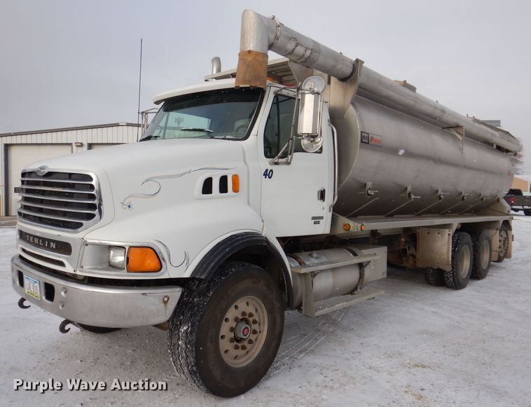 image for item KW9680 2007 Sterling LT9500  feed delivery truck