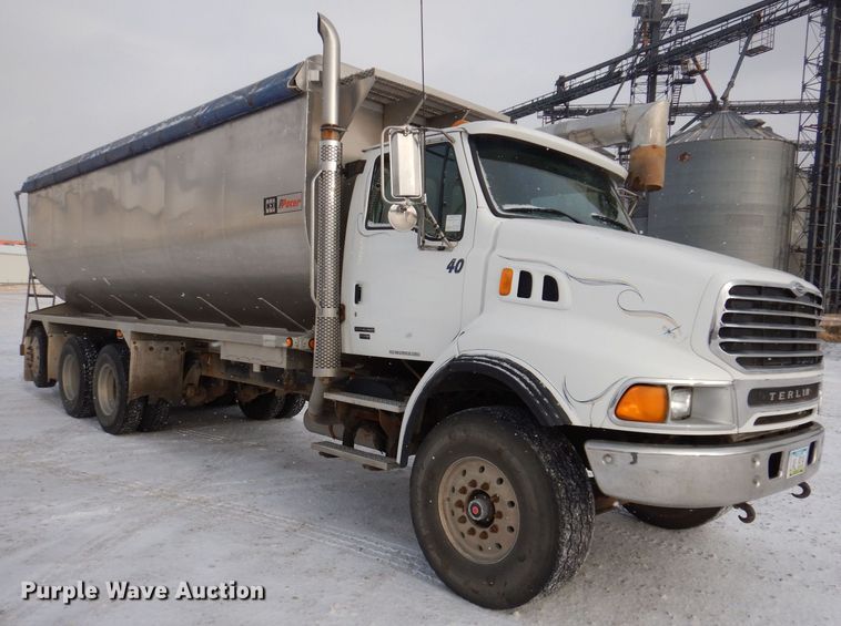image for item KW9680 2007 Sterling LT9500  feed delivery truck