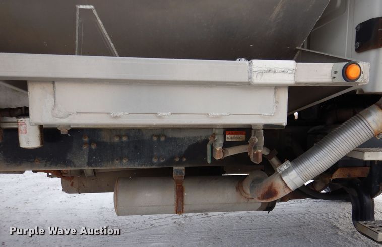 image for item KW9680 2007 Sterling LT9500  feed delivery truck