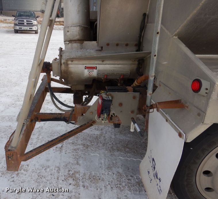 image for item KW9680 2007 Sterling LT9500  feed delivery truck