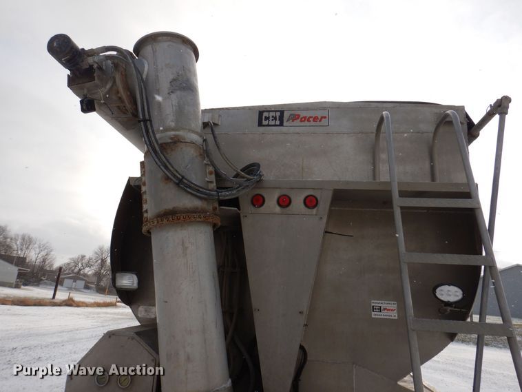 image for item KW9680 2007 Sterling LT9500  feed delivery truck