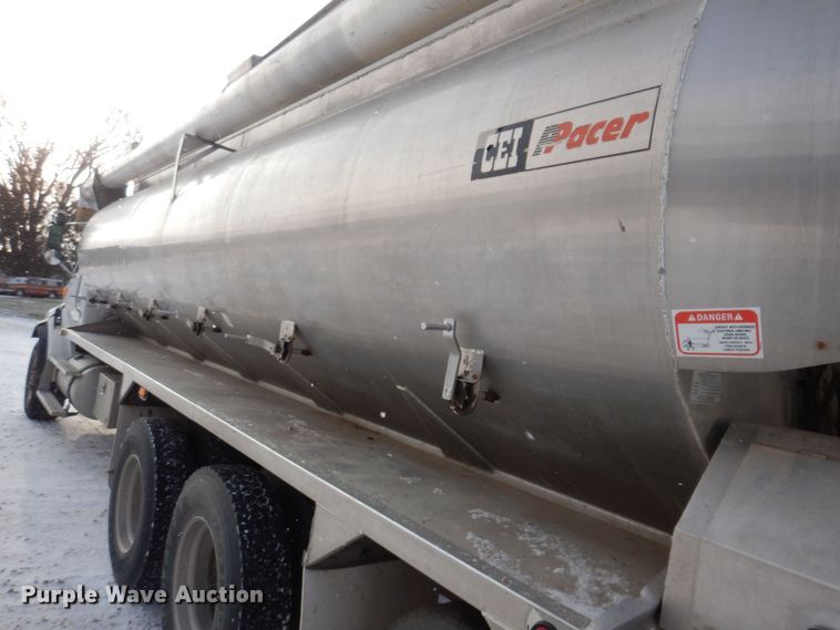 image for item KW9680 2007 Sterling LT9500  feed delivery truck