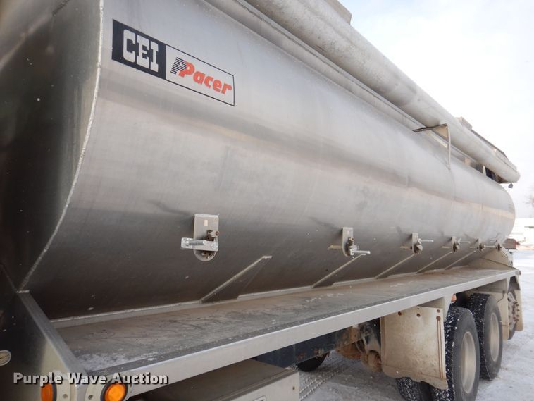 image for item KW9680 2007 Sterling LT9500  feed delivery truck