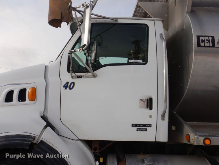 image for item KW9680 2007 Sterling LT9500  feed delivery truck