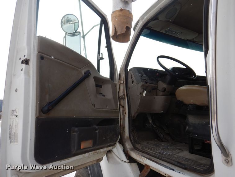 image for item KW9680 2007 Sterling LT9500  feed delivery truck