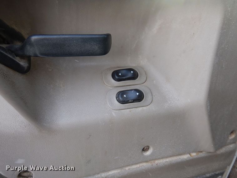 image for item KW9680 2007 Sterling LT9500  feed delivery truck