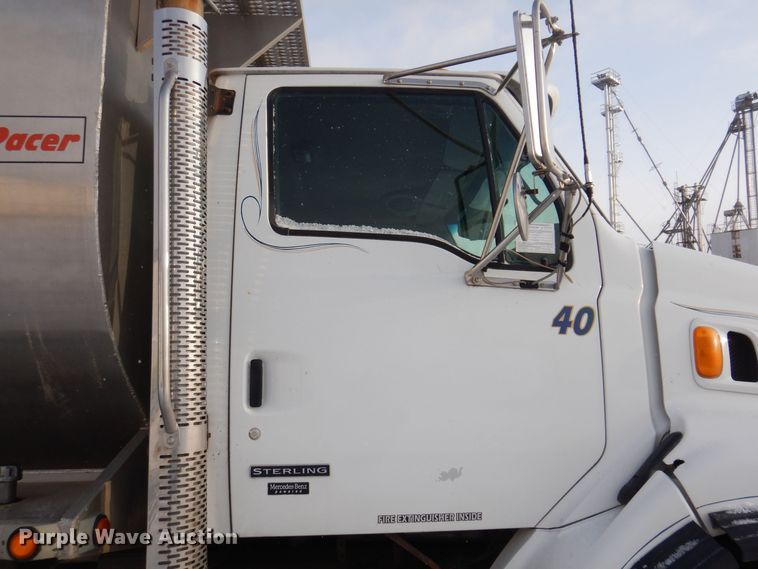 image for item KW9680 2007 Sterling LT9500  feed delivery truck