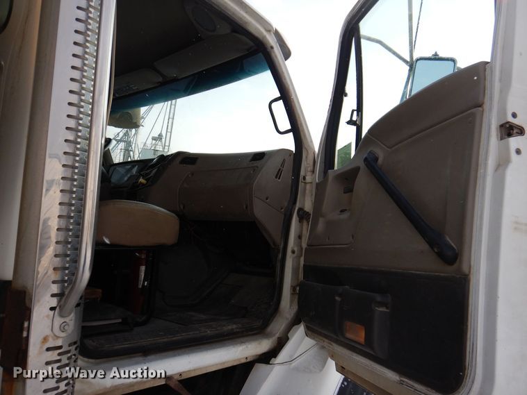 image for item KW9680 2007 Sterling LT9500  feed delivery truck