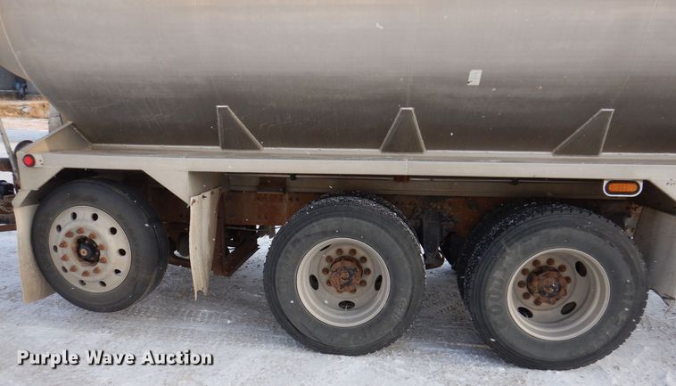 image for item KW9680 2007 Sterling LT9500  feed delivery truck