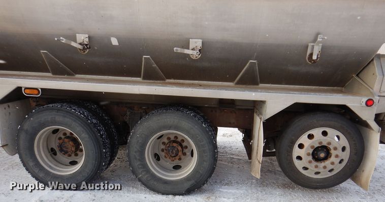 image for item KW9680 2007 Sterling LT9500  feed delivery truck