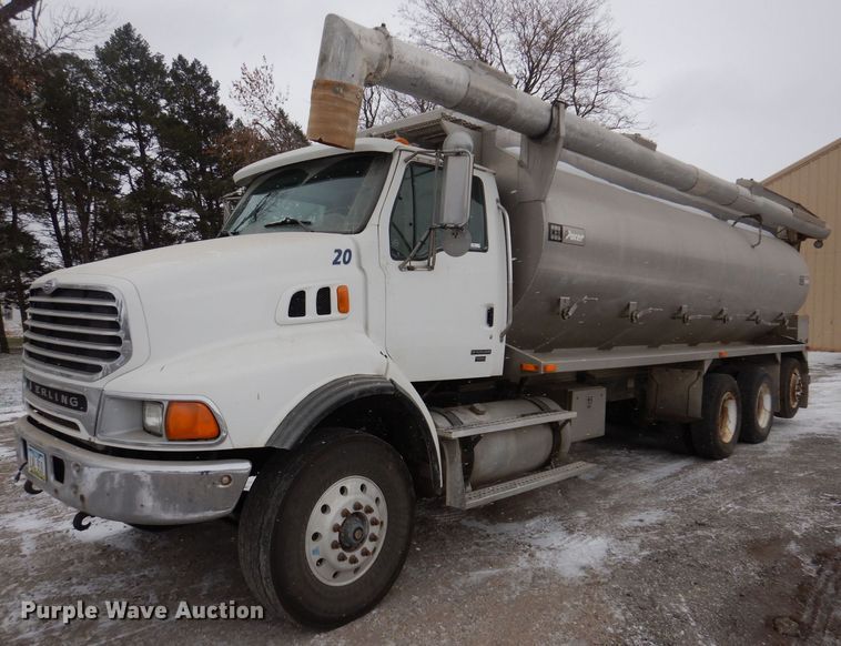 image for item KW9681 2005 Sterling LT9500  feed delivery truck