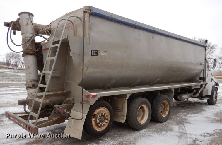 image for item KW9681 2005 Sterling LT9500  feed delivery truck