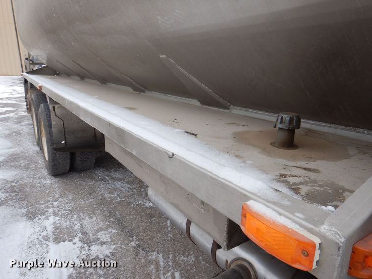 image for item KW9681 2005 Sterling LT9500  feed delivery truck