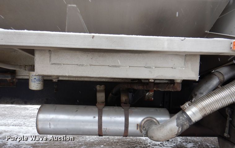 image for item KW9681 2005 Sterling LT9500  feed delivery truck