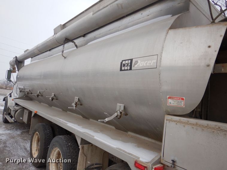 image for item KW9681 2005 Sterling LT9500  feed delivery truck