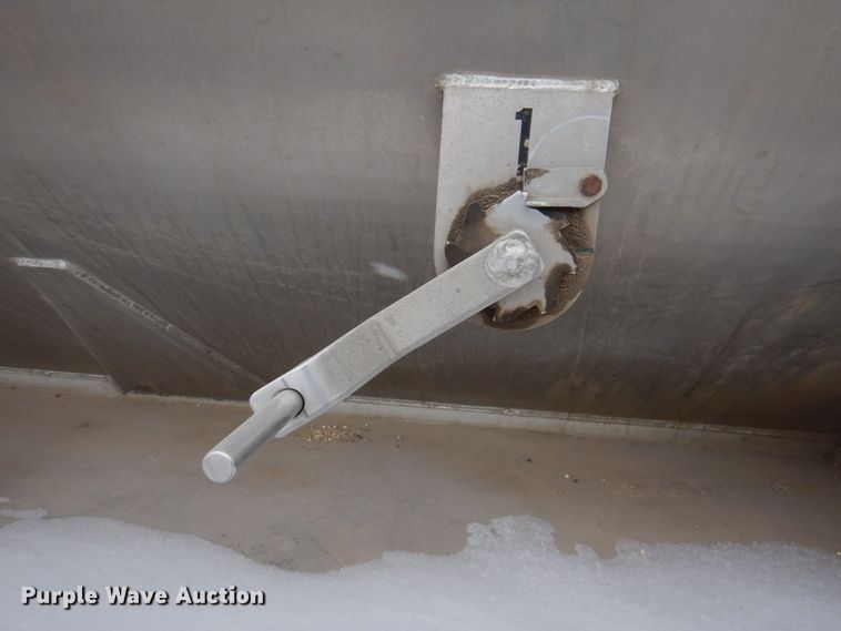 image for item KW9681 2005 Sterling LT9500  feed delivery truck