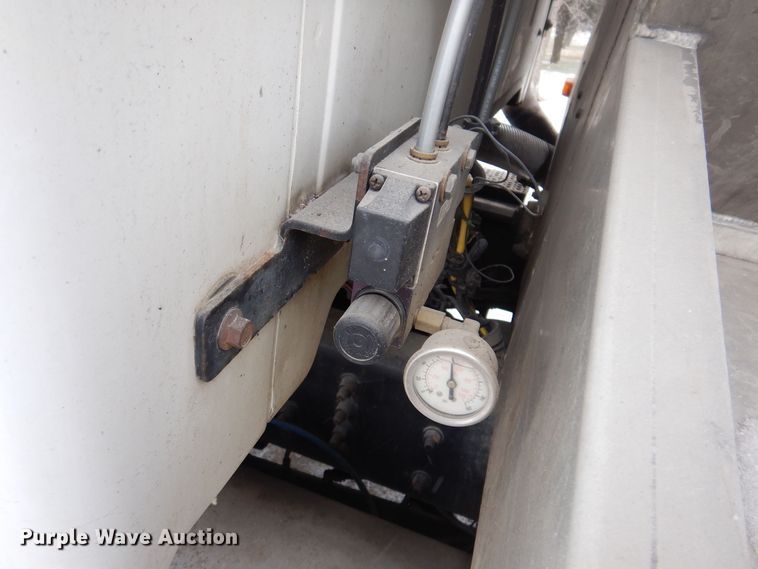 image for item KW9681 2005 Sterling LT9500  feed delivery truck