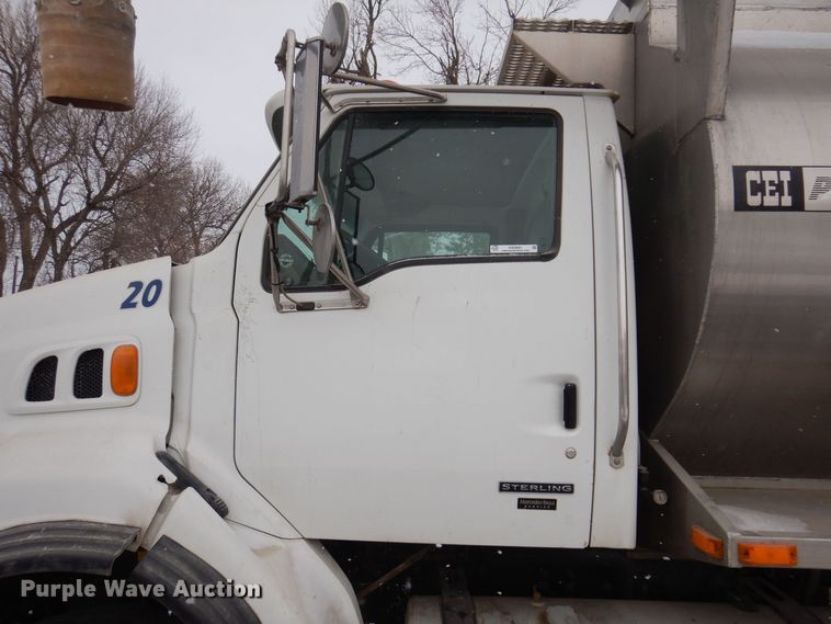 image for item KW9681 2005 Sterling LT9500  feed delivery truck