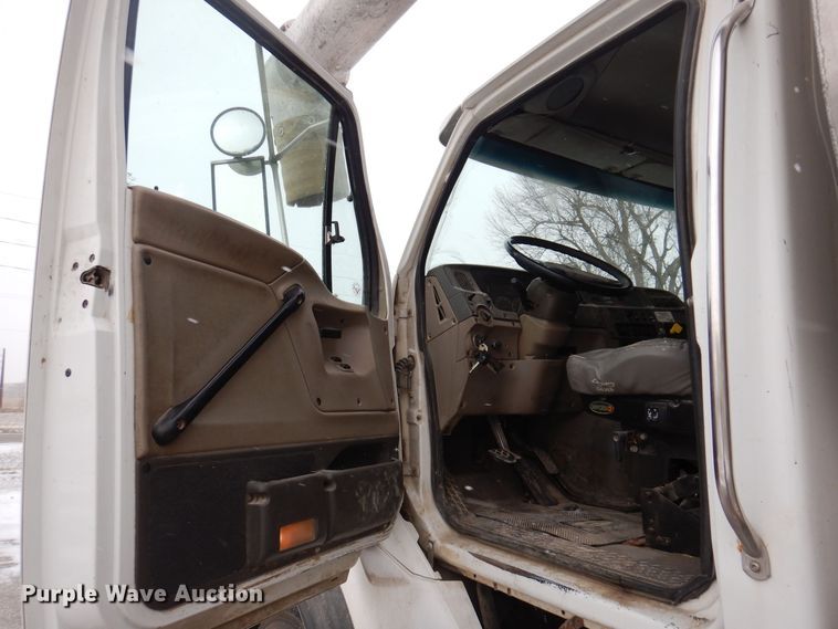 image for item KW9681 2005 Sterling LT9500  feed delivery truck