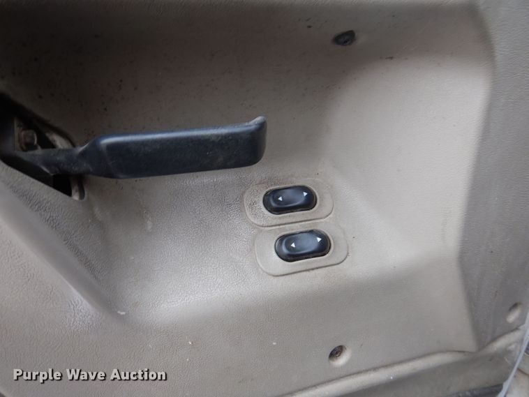 image for item KW9681 2005 Sterling LT9500  feed delivery truck