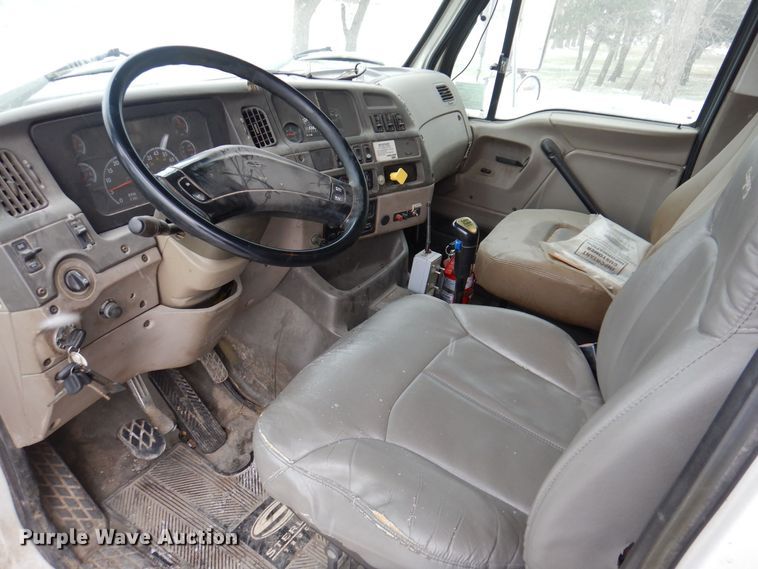 image for item KW9681 2005 Sterling LT9500  feed delivery truck