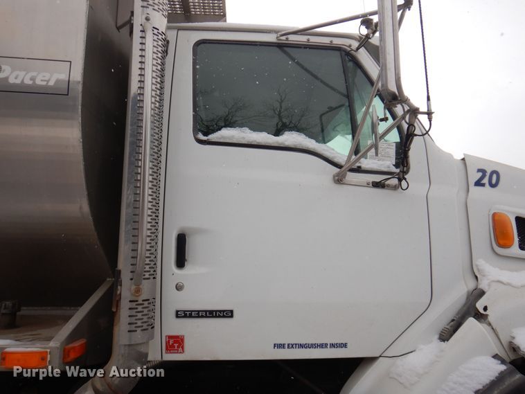 image for item KW9681 2005 Sterling LT9500  feed delivery truck