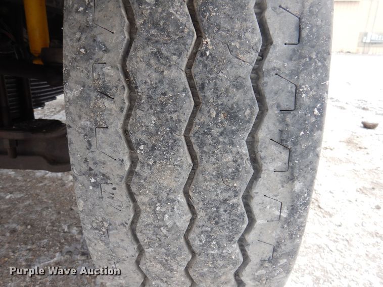 image for item KW9681 2005 Sterling LT9500  feed delivery truck