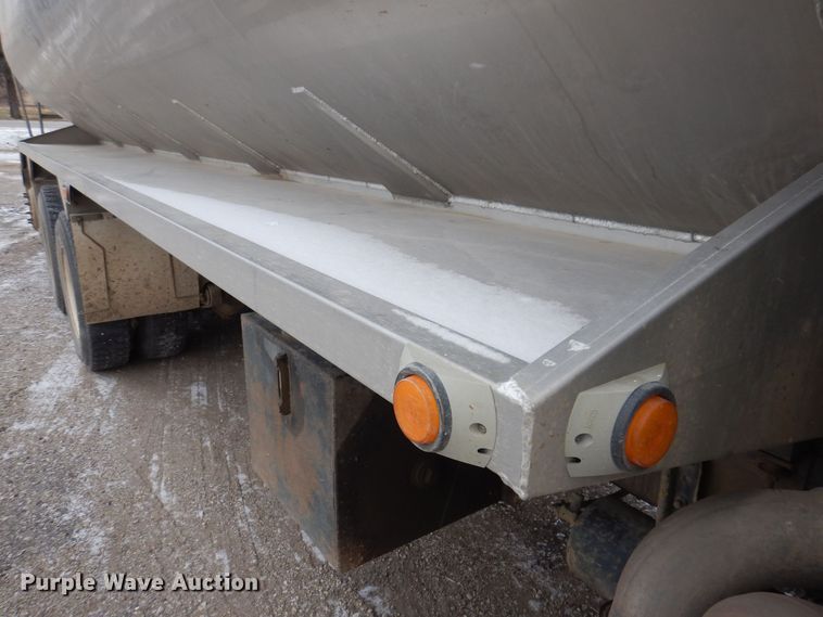 image for item KW9682 2008 Sterling LT9500  feed delivery truck