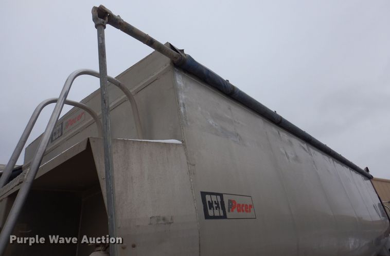 image for item KW9682 2008 Sterling LT9500  feed delivery truck