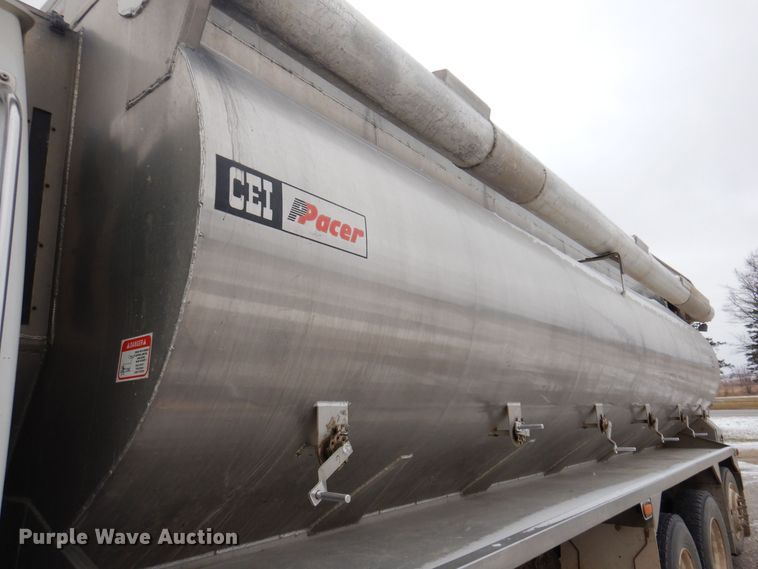 image for item KW9682 2008 Sterling LT9500  feed delivery truck