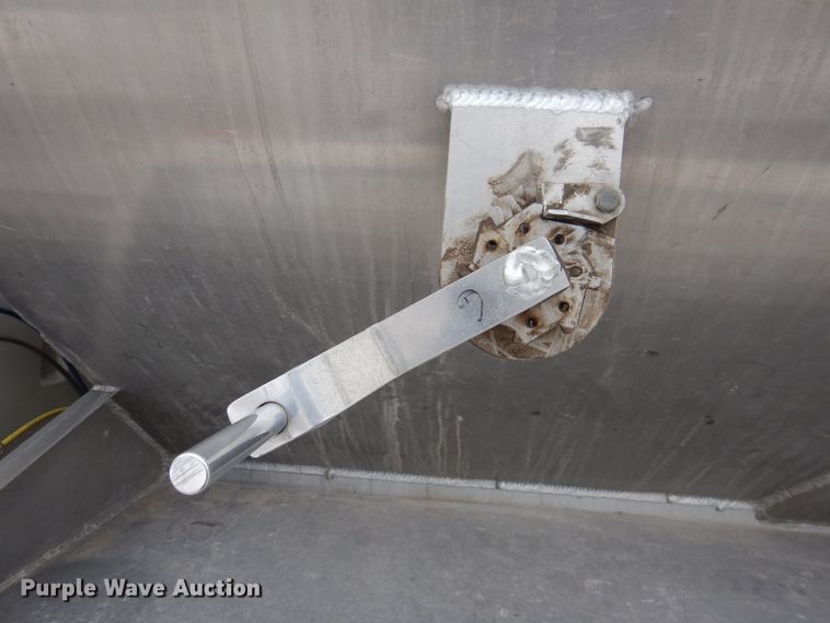 image for item KW9682 2008 Sterling LT9500  feed delivery truck