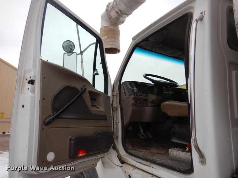 image for item KW9682 2008 Sterling LT9500  feed delivery truck