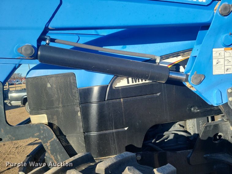 image for item LG9388 2004 New Holland TM175  MFWD tractor