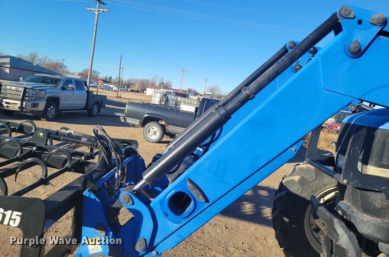 image for item LG9388 2004 New Holland TM175  MFWD tractor