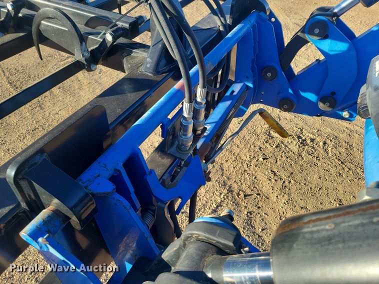 image for item LG9388 2004 New Holland TM175  MFWD tractor