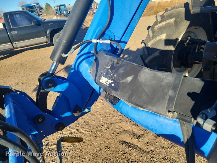 image for item LG9388 2004 New Holland TM175  MFWD tractor